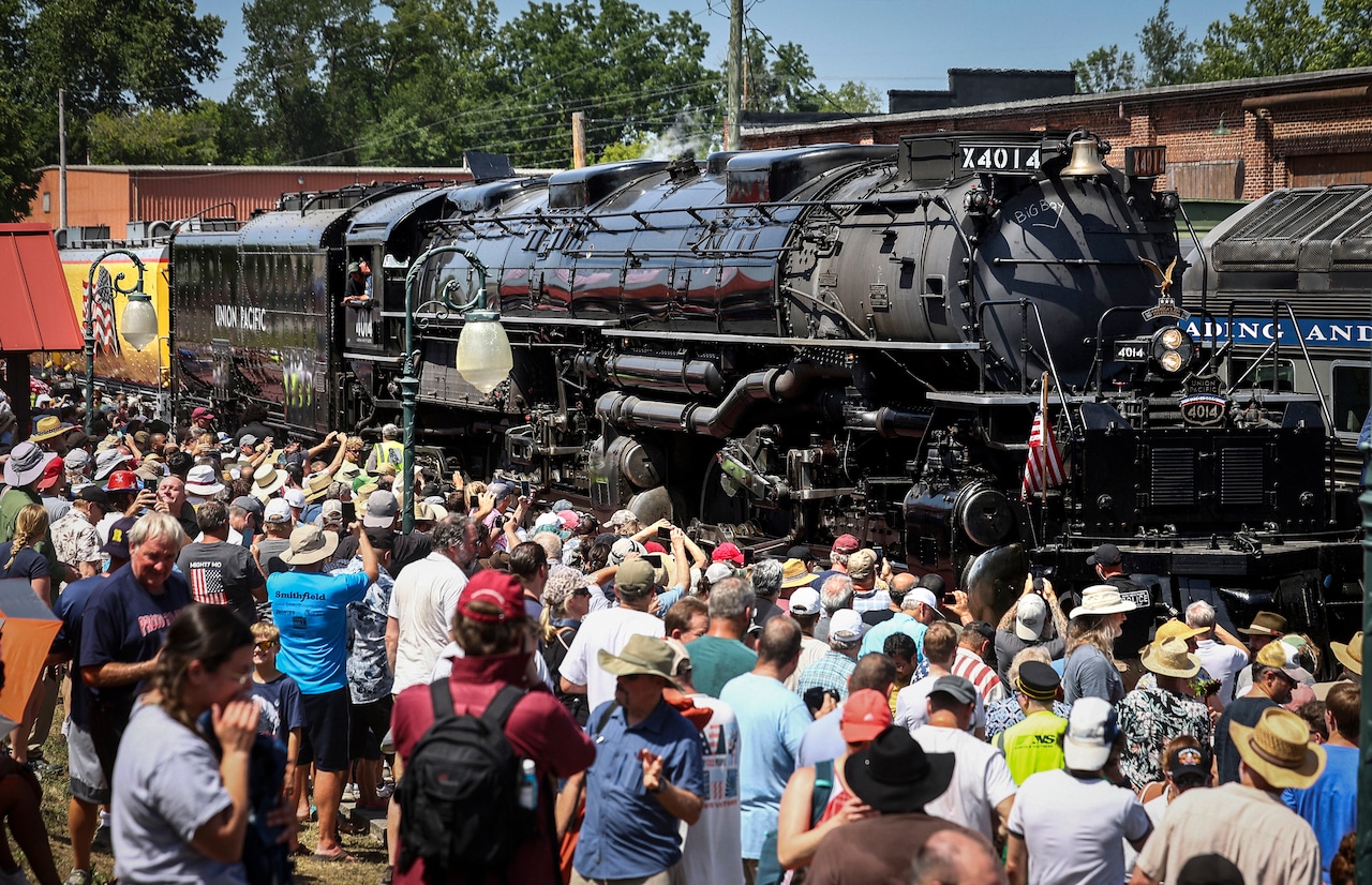 Union Pacific "Big Boy" No. 4014 Comes Through Homestead | July 11